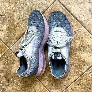 Brooks tennis shoes